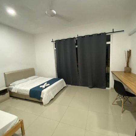 Desaru Happy Guest House D Bagian luar foto