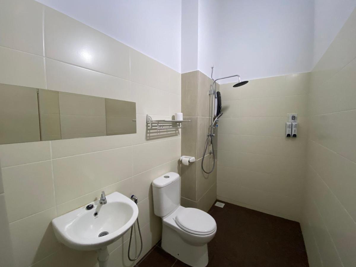 Desaru Happy Guest House D Bagian luar foto