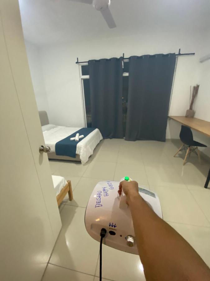 Desaru Happy Guest House D Bagian luar foto