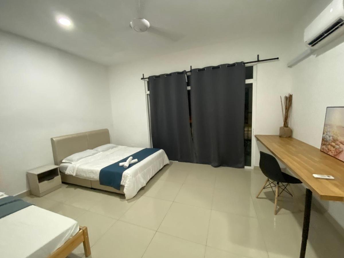 Desaru Happy Guest House D Bagian luar foto