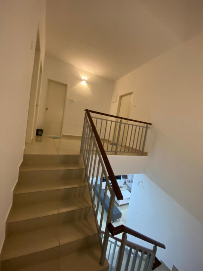 Desaru Happy Guest House D Bagian luar foto