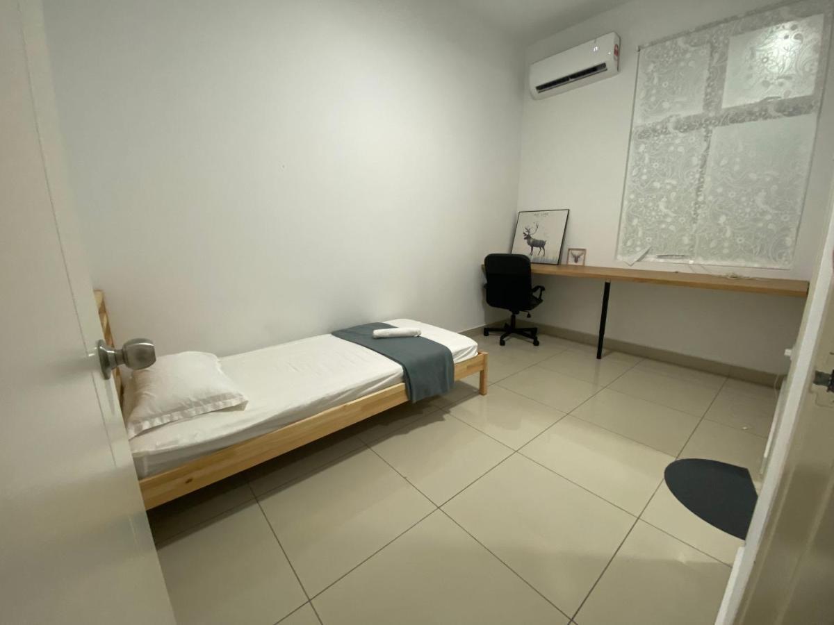 Desaru Happy Guest House D Bagian luar foto