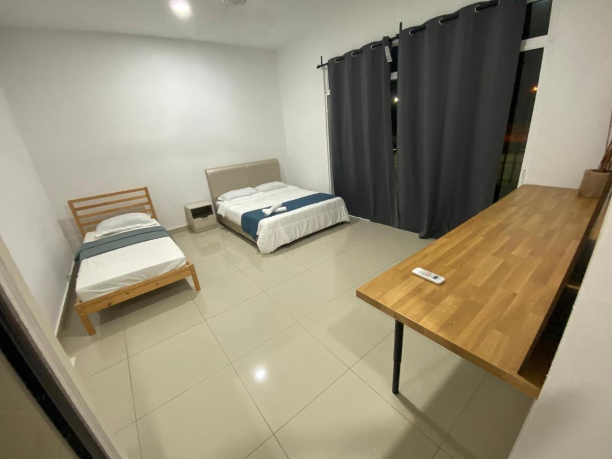 Desaru Happy Guest House D Bagian luar foto