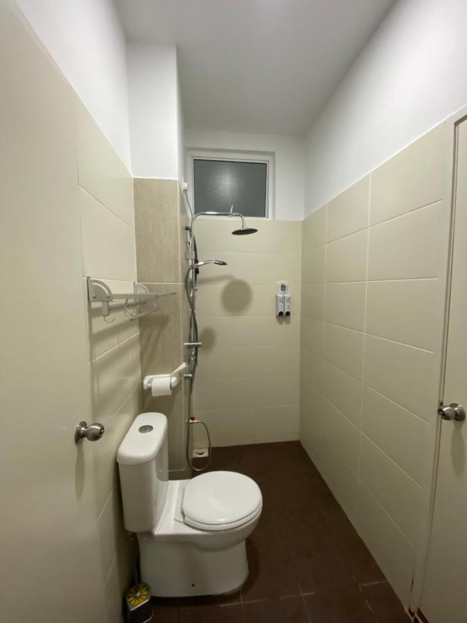 Desaru Happy Guest House D Bagian luar foto